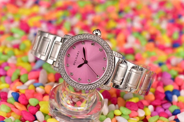 ブルガリ時計正面デザイン